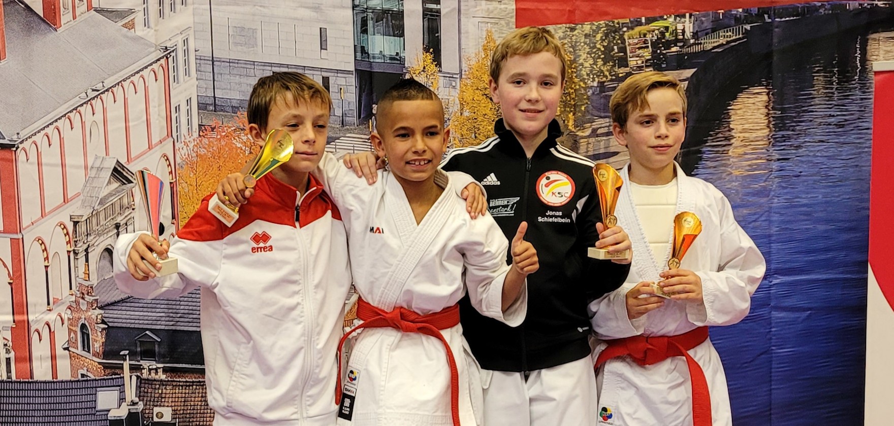 Mujezinovic mit Gold und Silber in Liege Mujezinovic mit Gold und Silber in Liege